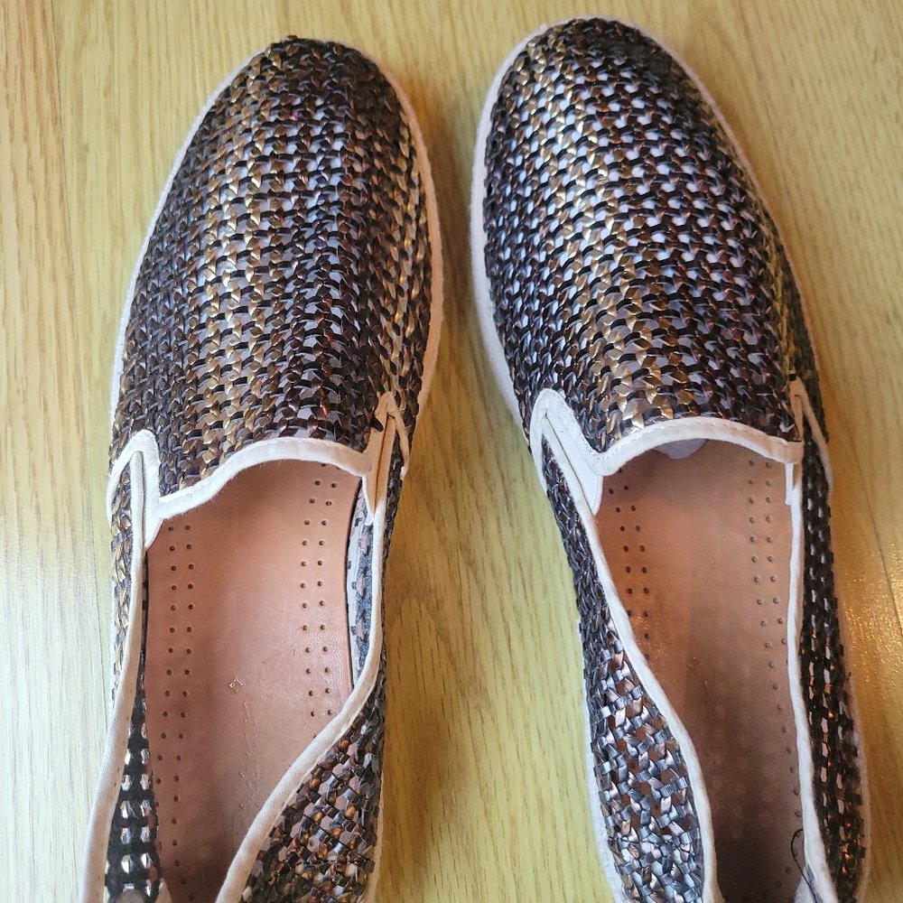 Like New Riviera Leisure Shoes Size 9